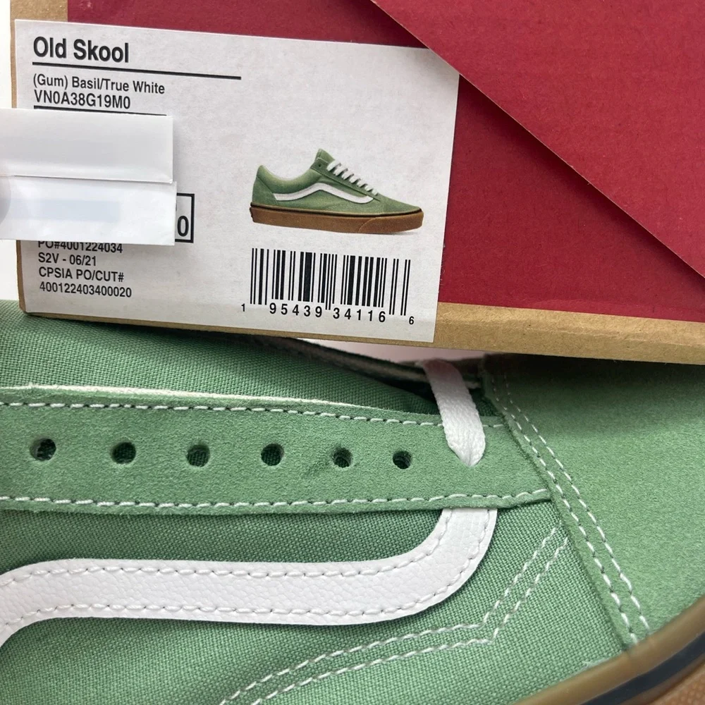 Vans Men’s Old Skool (Gum) Basil/True White Sneakers VN0A38G19M0